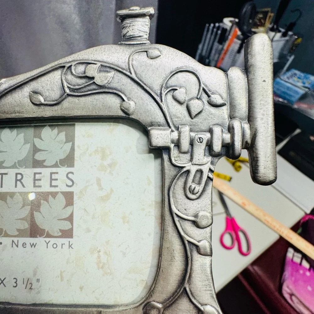 Six Trees Vintage Style Sewing Machine Photo Frame